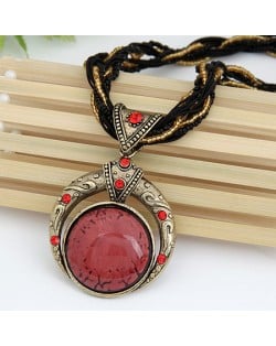 Vintage Bohemian Engraving Pattern Round Gem Inlaid Pendant Necklace - Red