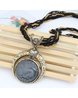 Vintage Bohemian Engraving Pattern Round Gem Inlaid Pendant Necklace - Gray