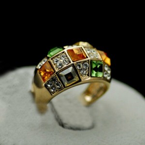 Queen Style Austrian Crystal Inlaid 18K Rose Gold Ring - Green Yellow