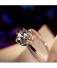 Bright Transparent Cubic Zirconia Inlaid Six Claw Ring