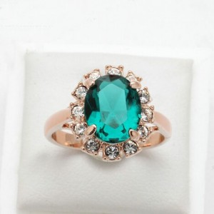 Green Austrian Crystal Four Claws 18K Rose Gold Ring