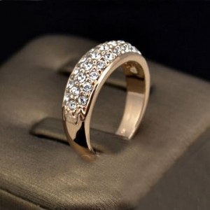 Exquisite Austrian Rhinestone Inlaid Simple Style 18K Rose Gold Ring