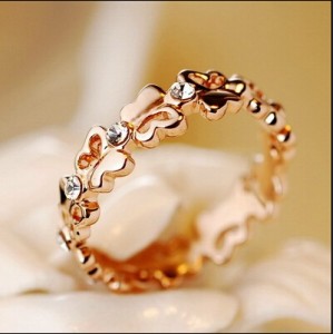 Elegant Austrian Rhinestone Embedded Quatre Butterfly Design 18K Rose Gold Ring