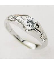 Transparent Austrian Zircon Embedded Four Claws Design Platinum Ring