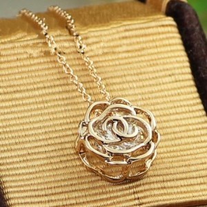 Austrian Zircon Flower Pendant 18K Rose Gold Necklace