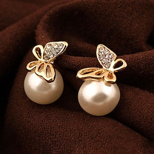 Korean Fashion Golden Butterfly Attached Pearl Ear Studs