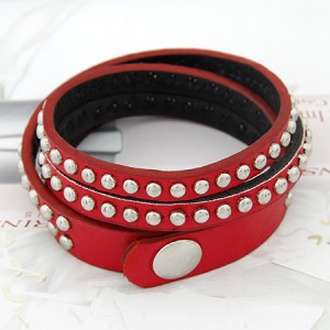 Multi-layer Buttons Fashion Bracelet - Red