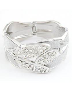 Luxurious Rhinestone Inlaid Willow Leaves Design Bangle - Silver