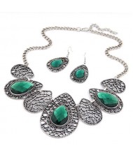 Glass Gem Inlaid Hollow Baroque Design Waterdrops Necklace and Earrings Set - Green