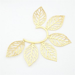 Hollow Leaves Bold Style Unilateral Earring - Golden