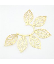 Hollow Leaves Bold Style Unilateral Earring - Golden