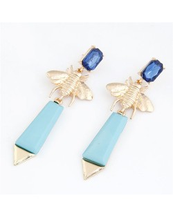 Emerald Gem Inlaid Metallic Bee with Dangling Bar Design Earrings - Blue