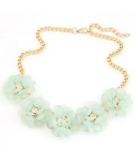 Korean Fashion Rhinestone Inlaid Refreshing Flowers Short Necklace - Light Green
