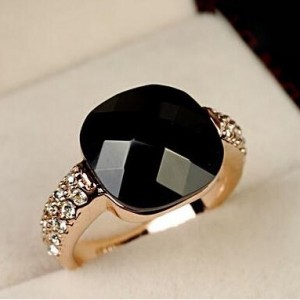 Square Black Crystal Inlaid Rose Gold Ring