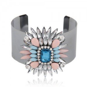 Rhinestones Combined Shining Flower Costume Cuff Bangle