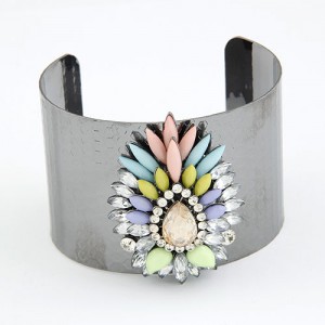 Rhinestones Combo Elliptic Floral Pattern Cuff Bangle