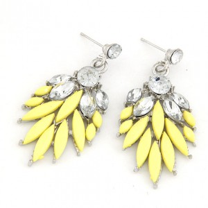 Rhinestone Decorated Leaves Design Bohemian Earrings - Yellow