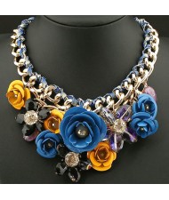 Prosperous Vivid Flower Cluster Chunky Costume Necklace - Blue