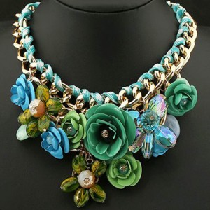 Prosperous Vivid Flower Cluster Chunky Costume Necklace - Green