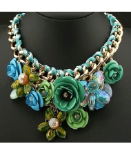 Prosperous Vivid Flower Cluster Chunky Costume Necklace - Green