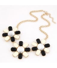 Wealthy Sunflowers Resin Pendant Costume Necklace - Black and White