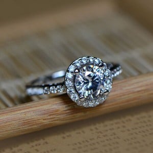 Gorgeous Shining Round Cubic Zirconia Platinum Plated Alloy Ring