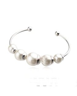 Princess Pearl Fashion Platinum Plated Alloy Bangle