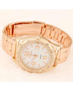 Simple Fashion Face Style Golden Wrist Watch