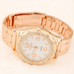 Simple Fashion Face Style Golden Wrist Watch