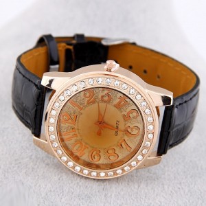 Casual Fashion Rhinestones Decorated Round Dial Wrist Watch - Black