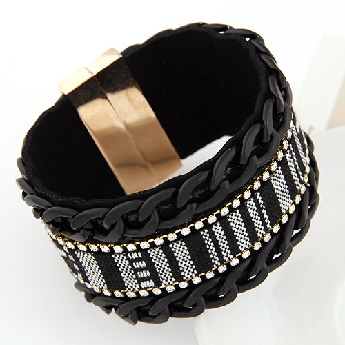 Black Costume Chains with Contrast White Cloth Fashion Magnet Bangle