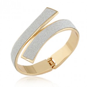 Matting Surface Open Style Fashion Bangle - Golden