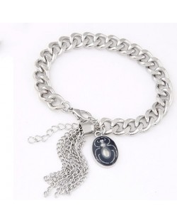 Spider Pendant and Tassel Fashion Metallic Bracelet - Silver