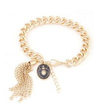 Spider Pendant and Tassel Fashion Metallic Bracelet - Golden