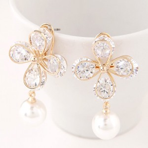Three-dimensional Clover with Dangling Pearl Design Earrings