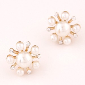 Elegant Radial Pattern Pearl and Czech Rhinestone Ear Studs