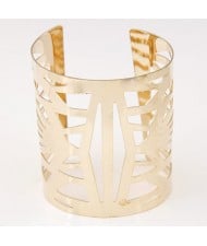 Irregular Hollow Floral Pattern Super Wide Fashion Bangle - Golden