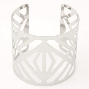 Irregular Hollow Floral Pattern Super Wide Fashion Bangle - Silver