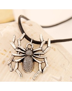 Vintage Alloy Spider Pendant Wax Rope Fashion Necklace