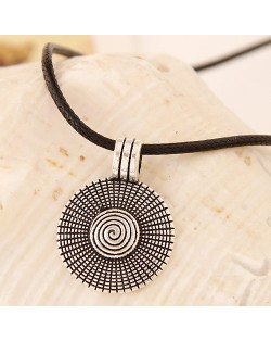 Vintage Style Rotate Pattern Round Plate Pendant Statement Fashion Necklace