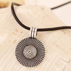 Vintage Style Rotate Pattern Round Plate Pendant Statement Fashion Necklace
