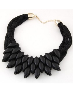 Fashionable Beads Cluster Costume Fashion Necklace - Black