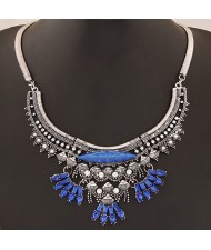 Charming Gem Decorated Vintage Ethnic Floral Design Snake Chain Fashion Necklace - Silver and Blue