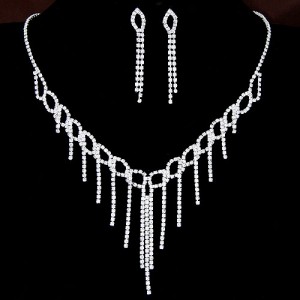 Leaves with Tassel Design Rhinestone Brides Fashion Necklace and Earrings Set