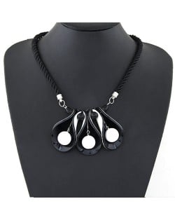 Balls in the Curled Leaves Design Small Version Rope Costume Fashion Necklace - Black