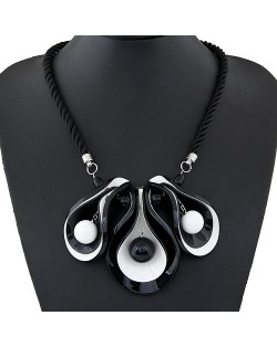 Balls in the Curled Leaves Design Big Version Rope Costume Fashion Necklace - Black