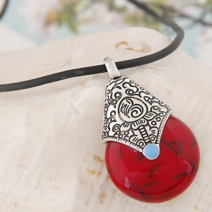 Vintage Resin Waterdrop Pendant Leather Rope Fashion Necklace - Red
