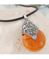 Vintage Resin Waterdrop Pendant Leather Rope Fashion Necklace - Orange