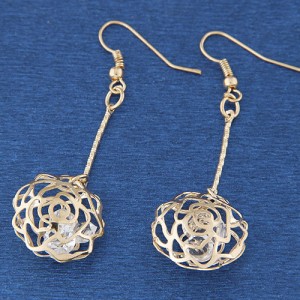 Classical Hollow Rose Dangling Fashion Earrings