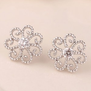 Korean Fashion Cubic Zirconia Inlaid Vintage Hollow Flower Copper Ear Studs - Silver